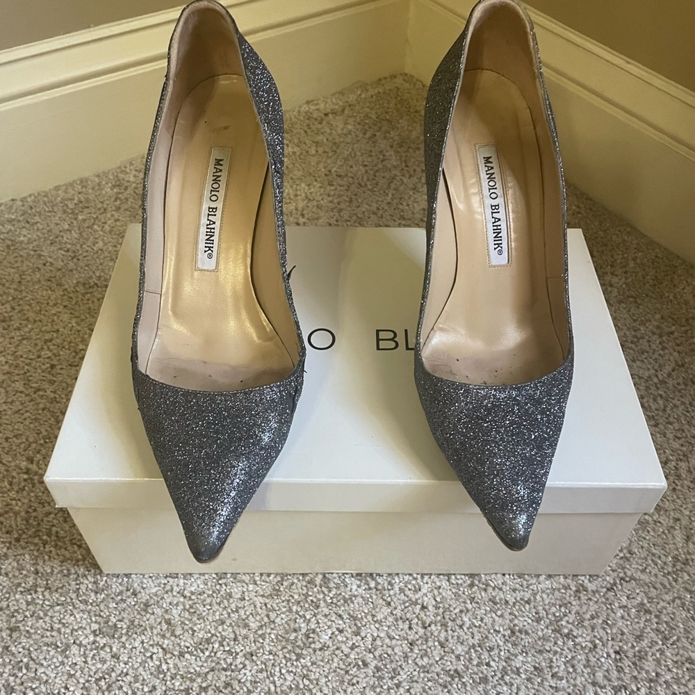 Manolo Blahnik black point toe heels